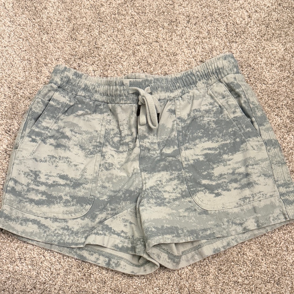 Athleta Farallon Fog Camo Knit Shorts
